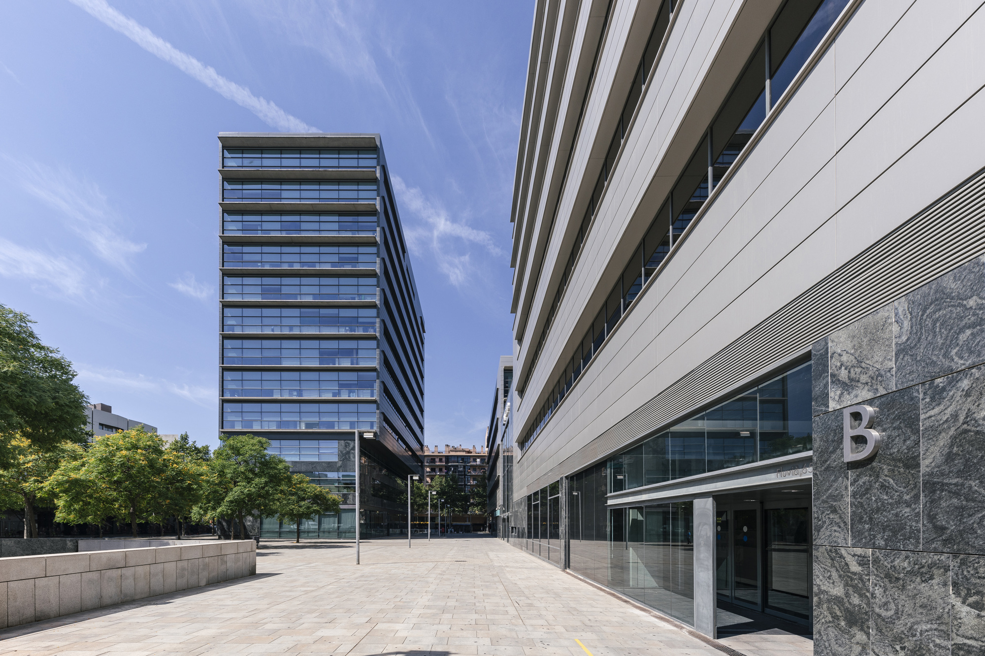 Fachada exterior de la oficina 2