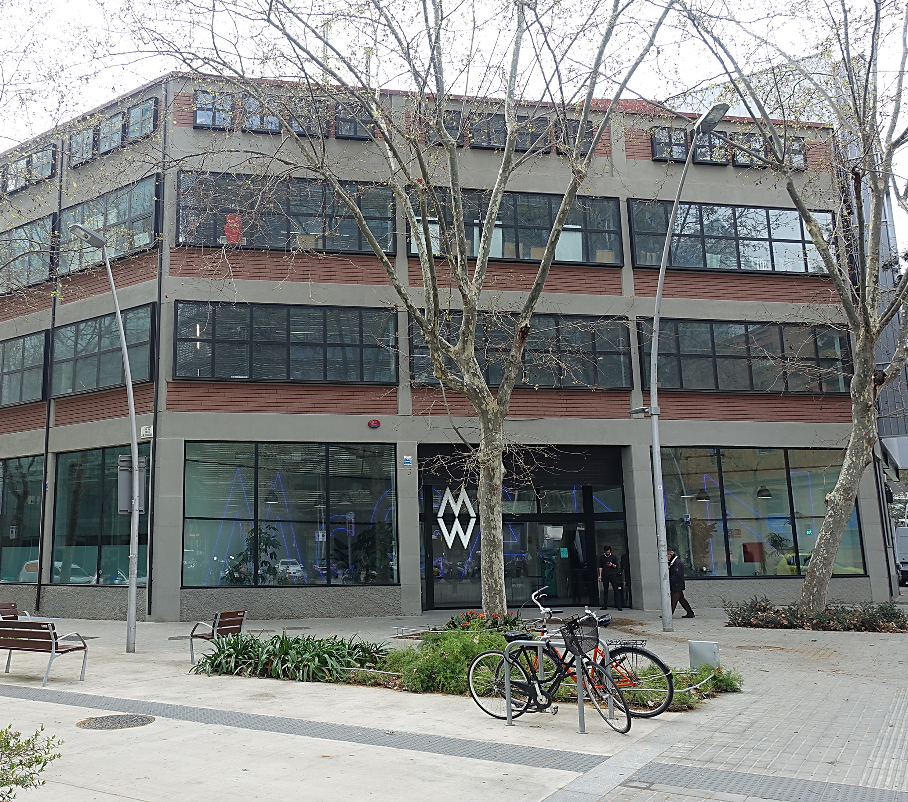 Fachada del edificio foto 1