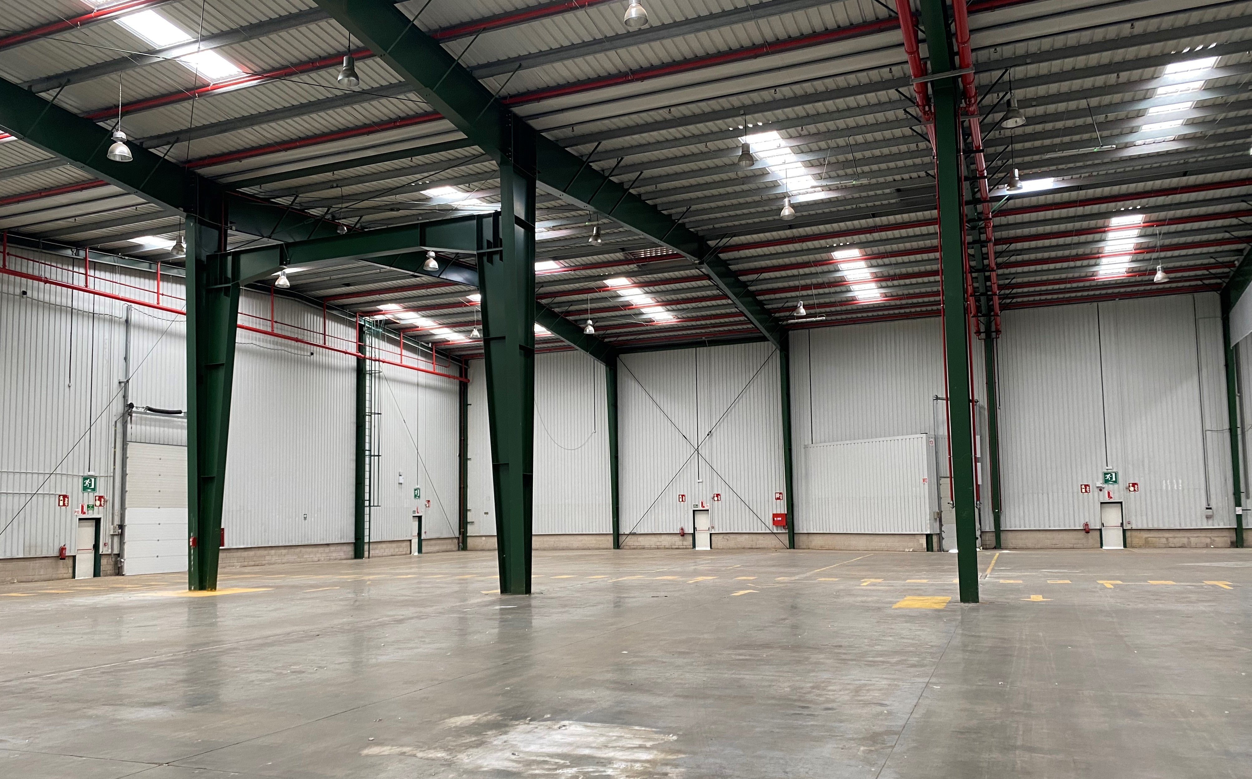 Interior de la nave, melles de carga, foto 2 