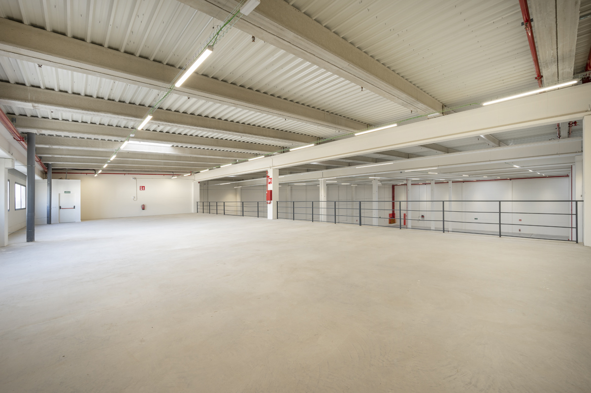 Interior de la nave foto 3