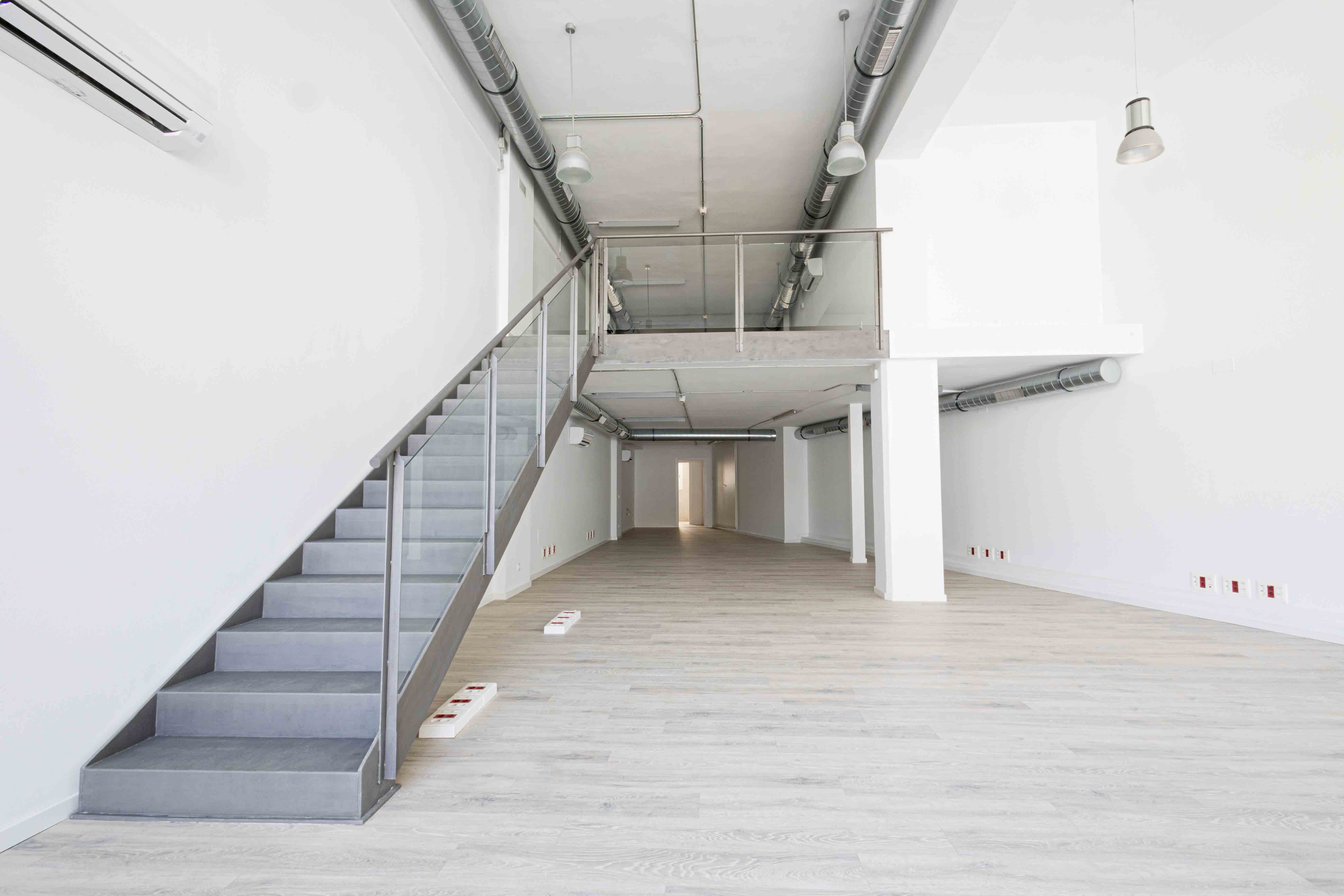 Interior del edificio acceso a primera planta