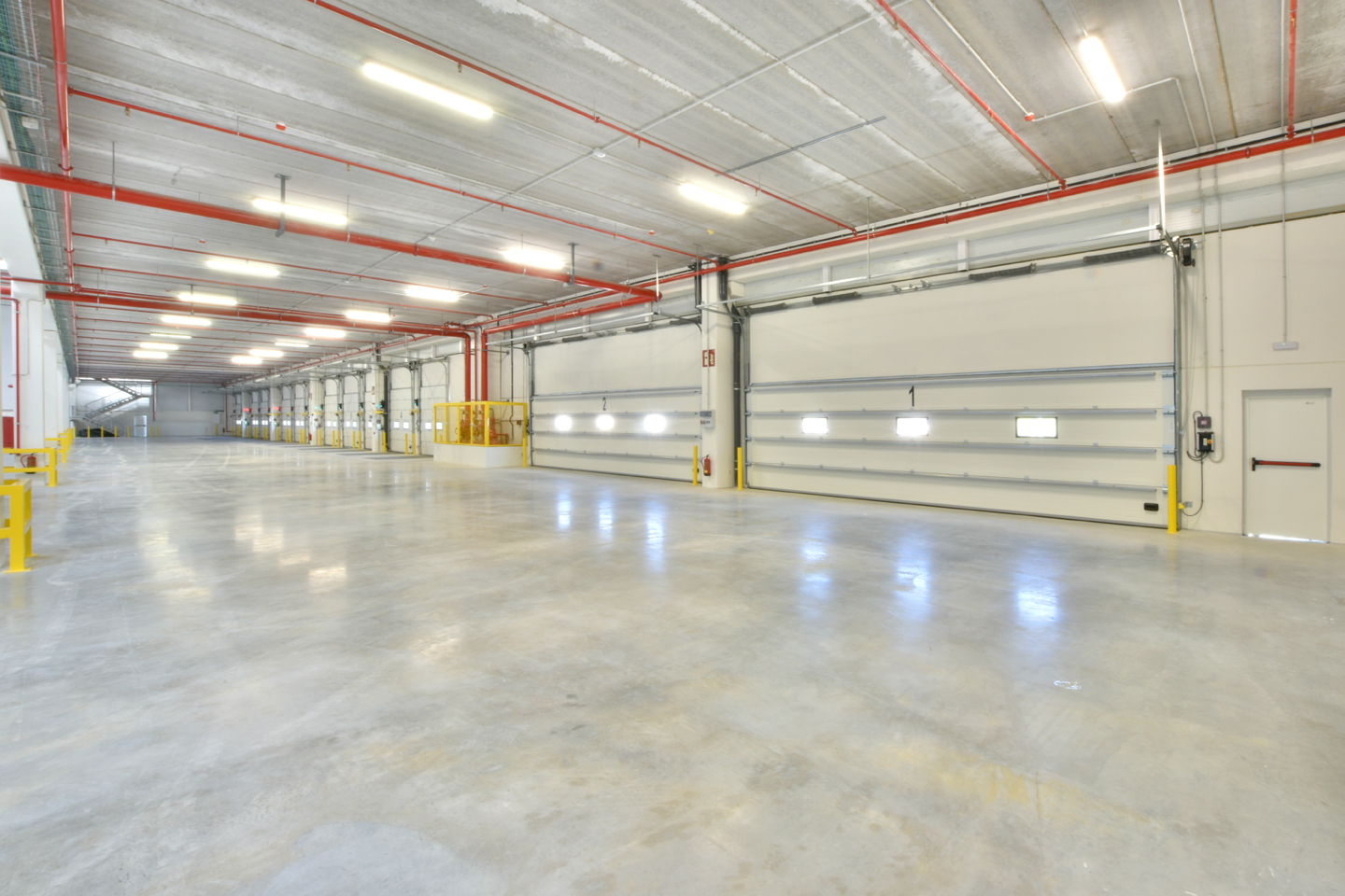 Interior de la nave muelles de carga