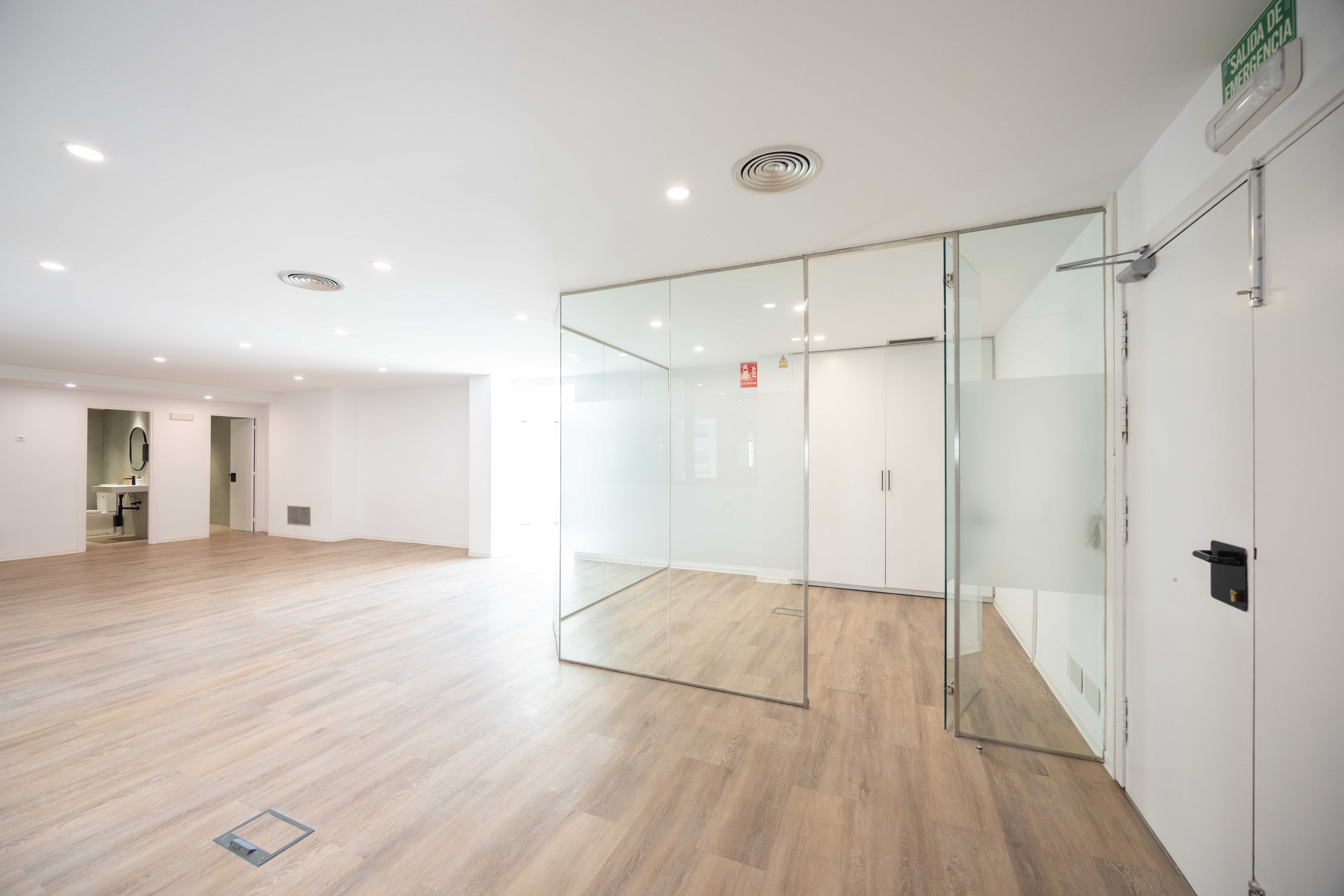 Despacho central de cristal 