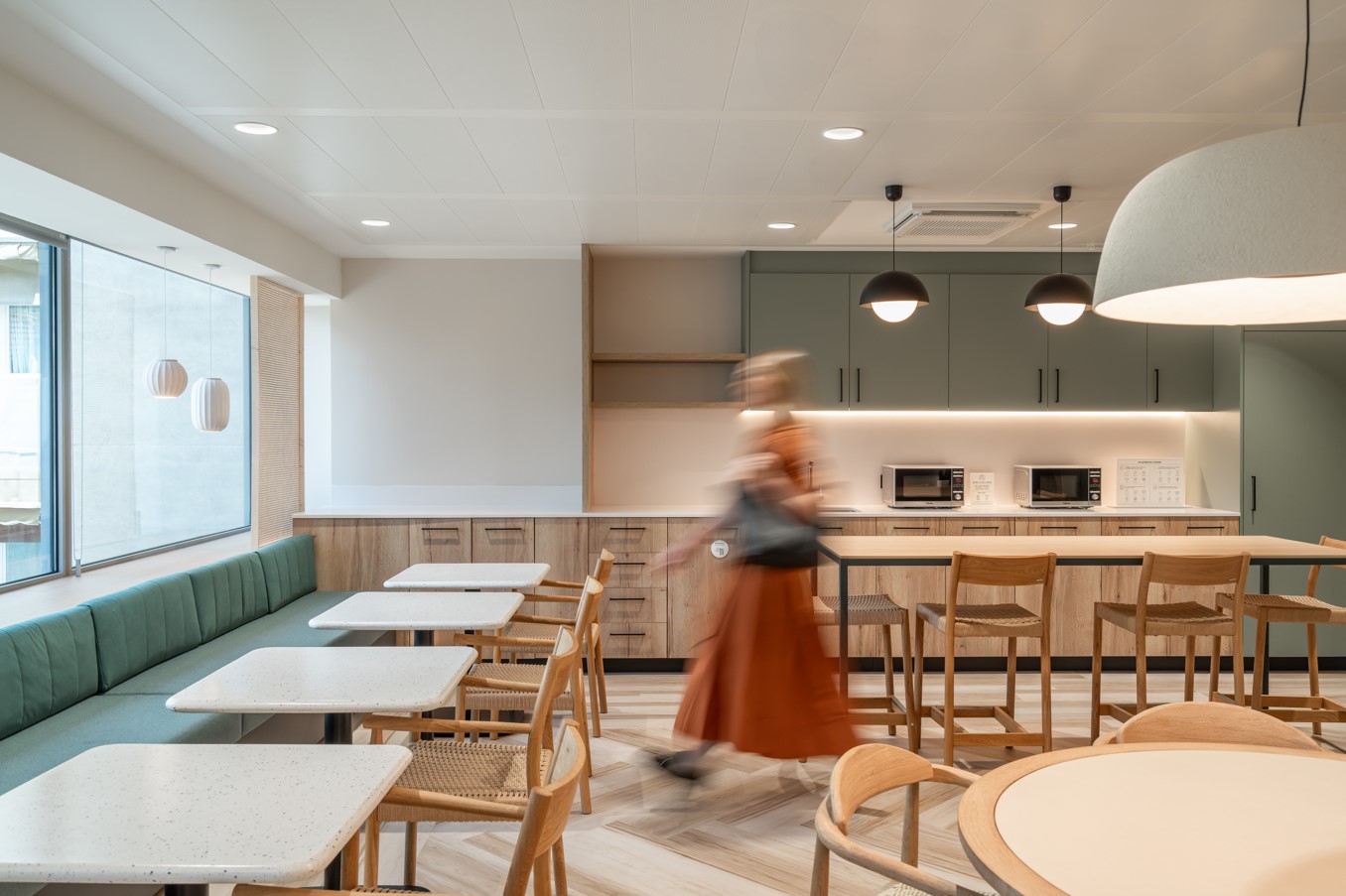 Espacio office para almorzar en oficina flexible