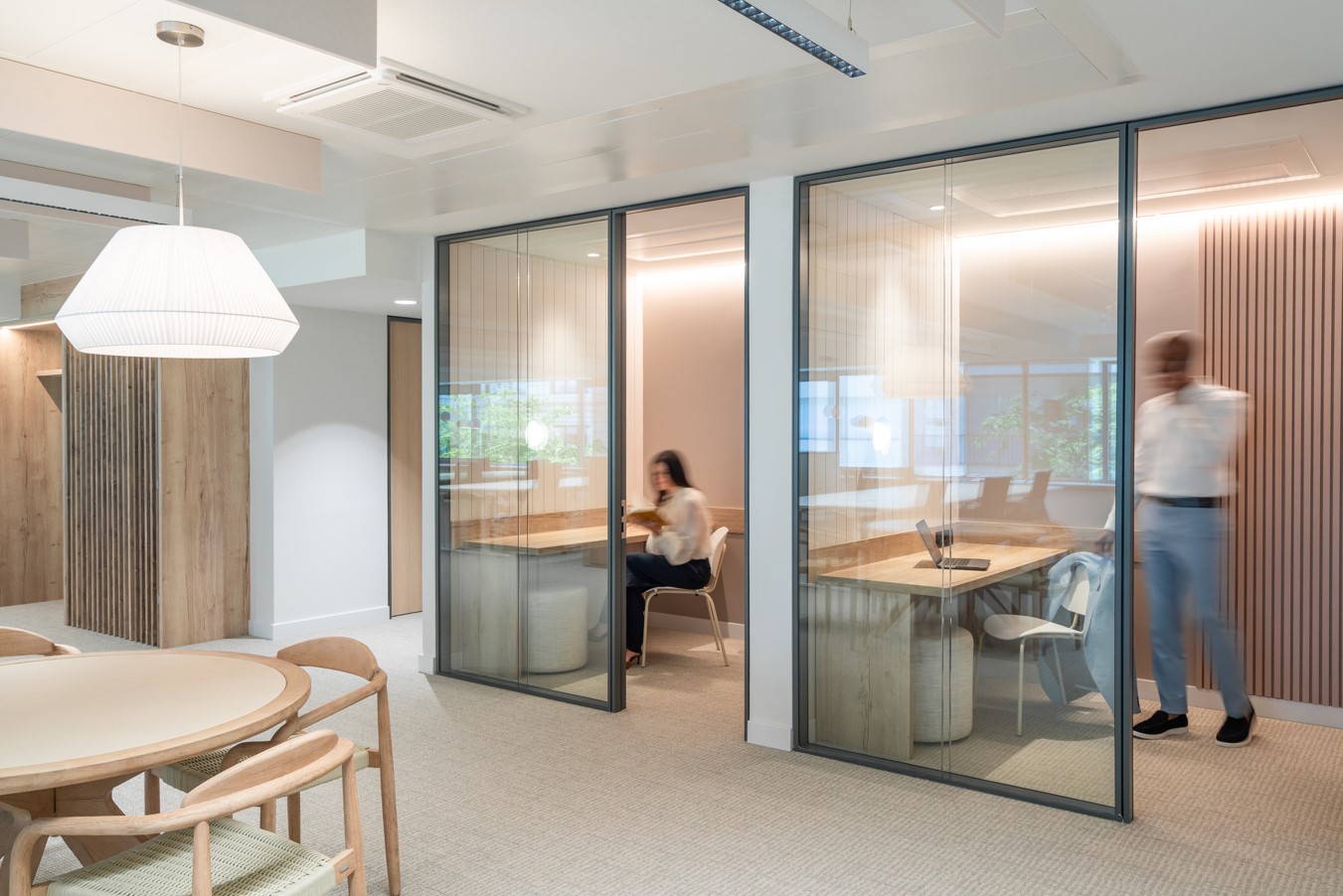 Phone booths en oficina flexible