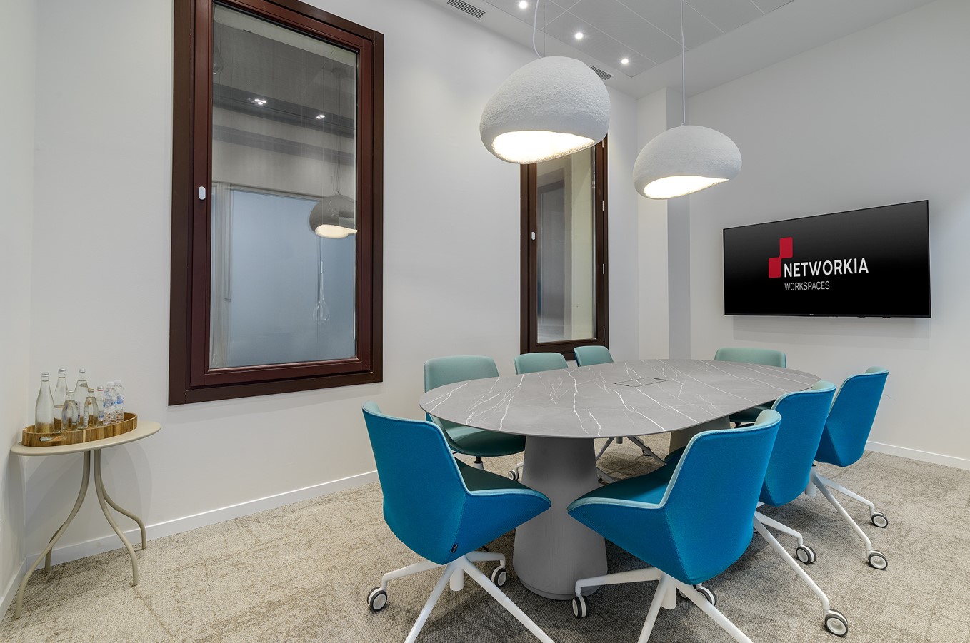 Sala de trabajo o de reuniones en espacio flexible