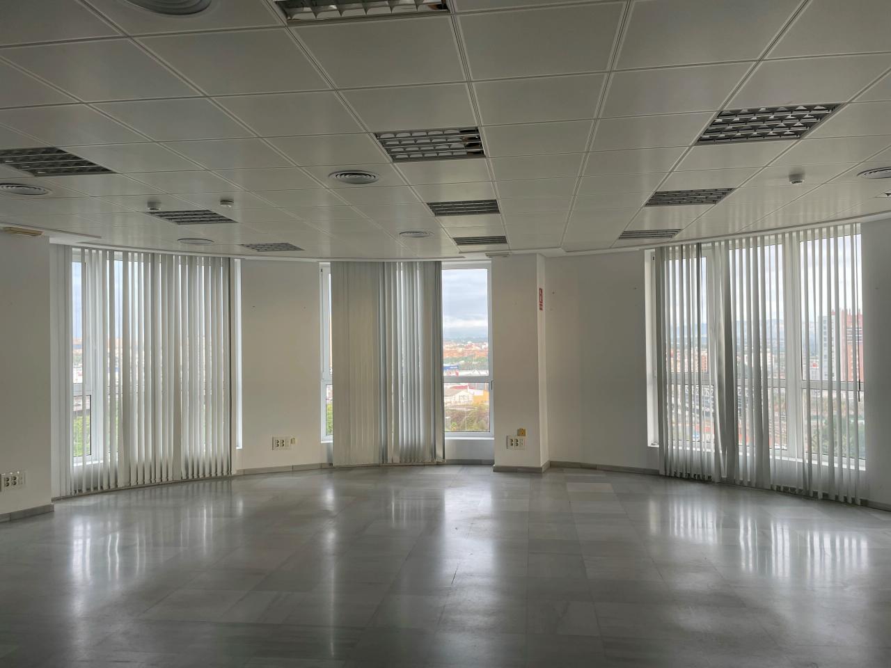 Edificio Sorolla interior oficinas